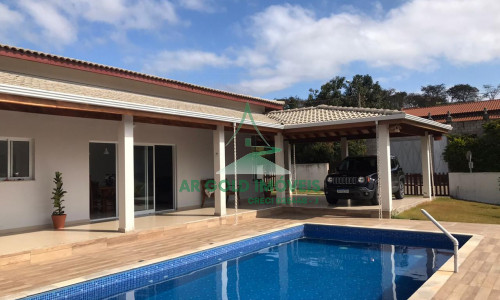 Casa de Alto Padrão no Condomínio Recanto Jaguari – Viva com Conforto e Elegância! 