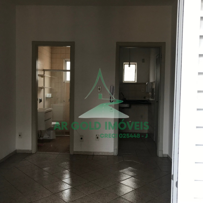 Studio com varanda na República | 40m² | ao lado do metrô | ideal investimento