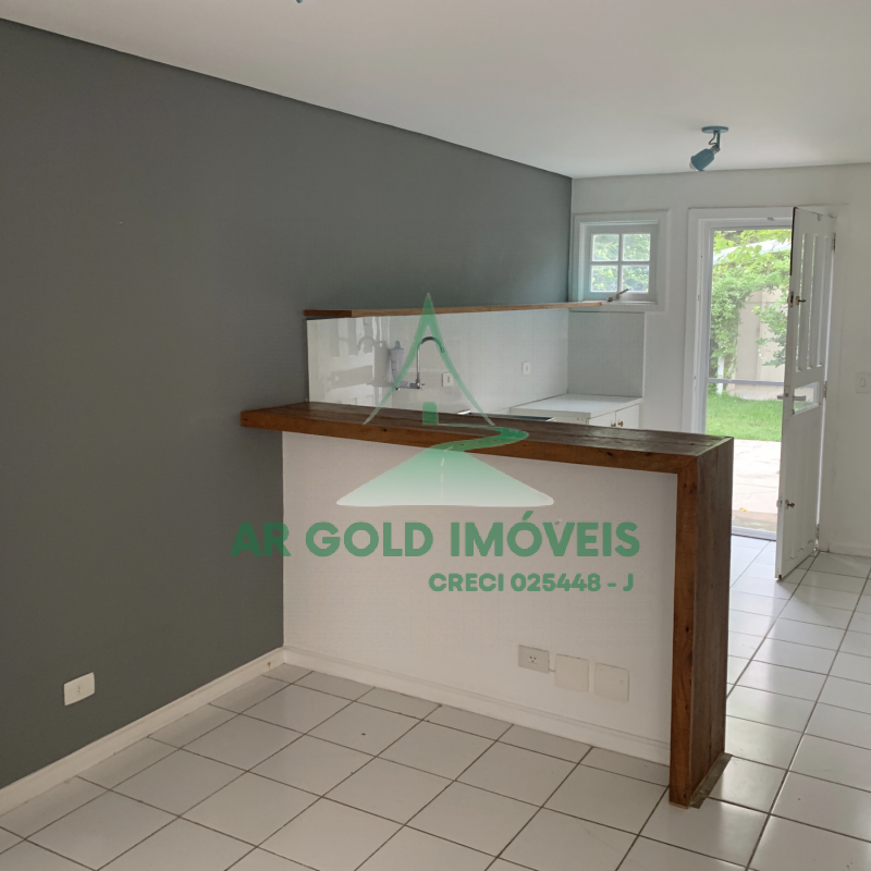 Casa à venda em bairro nobre | 3 dormitórios | 220m² | 3 vagas de garagem