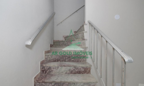 Casa comercial à venda em Santana | 125m² | 6 salas | Pronta para uso | Ao lado do Metrô