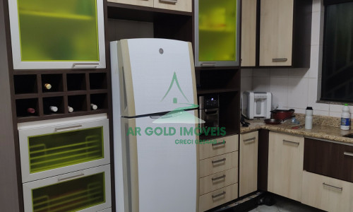 Sobrado à venda na Vila Califórnia | 3 dormitórios | 220m² | 4 vagas | Área gourmet