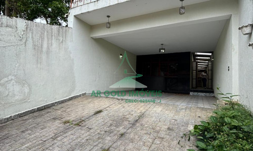 Sobrado à venda | 3 dormitórios | 4 vagas | Espaço gourmet | Documentação ok