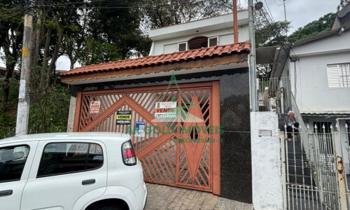 Sobrado à venda | 3 dormitórios | 4 vagas | Espaço gourmet | Documentação ok