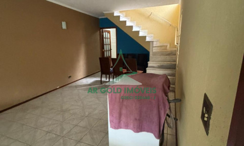 Sobrado à venda | 3 dormitórios | 4 vagas | Espaço gourmet | Documentação ok