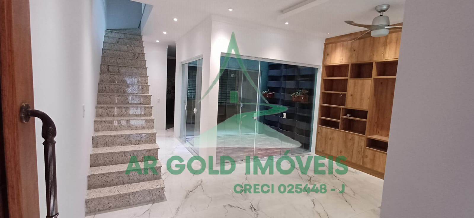 Imóvel misto à venda | Residencial e comercial | 3 dormitórios | Piscina | Loja integrada