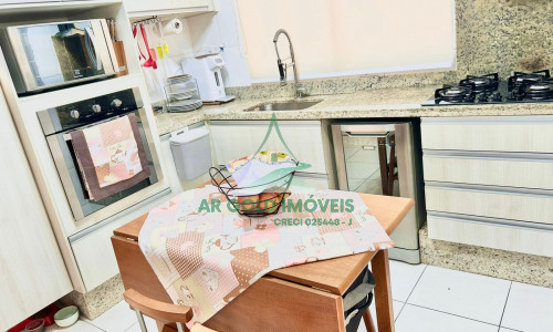 Sobrado à venda no Tatuapé | 3 suítes | 5 vagas | Mobiliado | Próx. Metrô, Shoppings