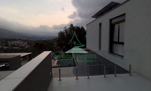 Casa de alto padrão à venda em Atibaia | Condomínio La Reserva | 4 suítes | Vista Pedra Grande