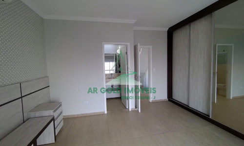 Casa moderna à venda ou locação no Ipiranga | 2 suítes | 2 vagas | 400m do Metrô Sacomã