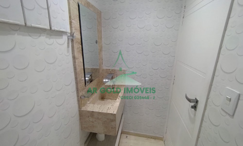 Casa moderna à venda ou locação no Ipiranga | 2 suítes | 2 vagas | 400m do Metrô Sacomã