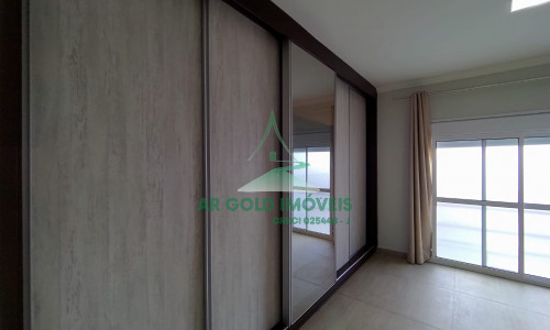 Casa moderna à venda ou locação no Ipiranga | 2 suítes | 2 vagas | 400m do Metrô Sacomã