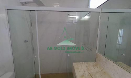 Casa moderna à venda ou locação no Ipiranga | 2 suítes | 2 vagas | 400m do Metrô Sacomã