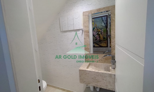 Casa moderna à venda ou locação no Ipiranga | 2 suítes | 2 vagas | 400m do Metrô Sacomã