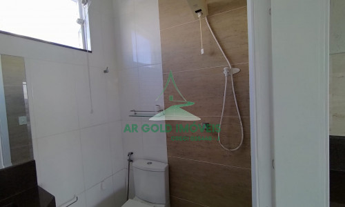 Casa moderna à venda ou locação no Ipiranga | 2 suítes | 2 vagas | 400m do Metrô Sacomã