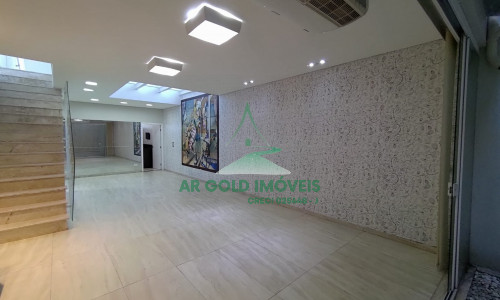 Casa moderna à venda ou locação no Ipiranga | 2 suítes | 2 vagas | 400m do Metrô Sacomã