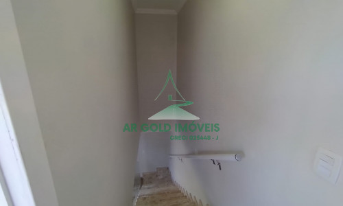 Casa moderna à venda ou locação no Ipiranga | 2 suítes | 2 vagas | 400m do Metrô Sacomã