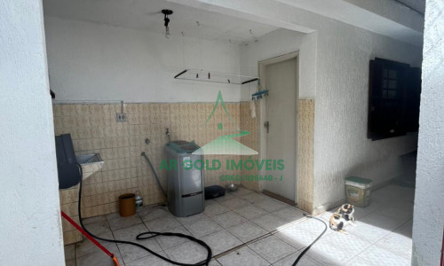 Sobrado à venda | 108m² | 2 dorm com armários | 2 vagas cobertas | Zona Norte