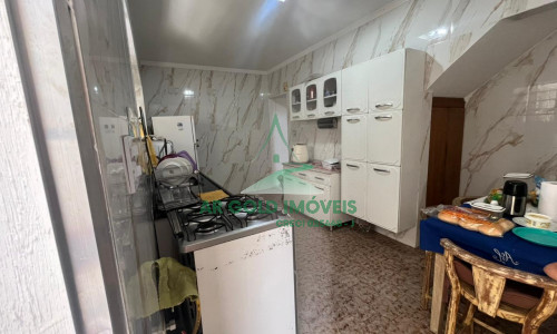 Sobrado à venda | 108m² | 2 dorm com armários | 2 vagas cobertas | Zona Norte