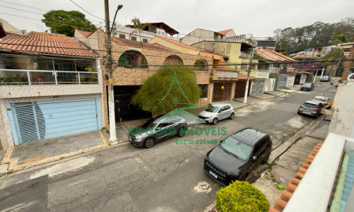 Sobrado à venda no Jd. N. Sra. do Carmo | 163m² | 2 suítes | Churrasqueira | 2 vagas