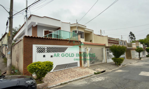 Sobrado à venda no Jd. N. Sra. do Carmo | 163m² | 2 suítes | Churrasqueira | 2 vagas