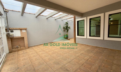 Sobrado à venda no Jd. N. Sra. do Carmo | 163m² | 2 suítes | Churrasqueira | 2 vagas