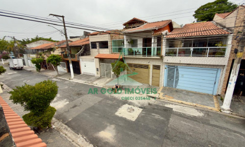 Sobrado à venda no Jd. N. Sra. do Carmo | 163m² | 2 suítes | Churrasqueira | 2 vagas