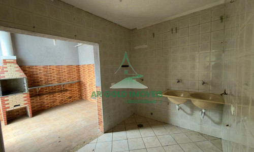 Sobrado à venda no Jd. N. Sra. do Carmo | 163m² | 2 suítes | Churrasqueira | 2 vagas