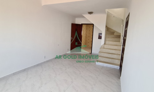 Casa à venda ou locação no Alto de Pinheiros | 231m² | 2 dormitórios | 2 vagas