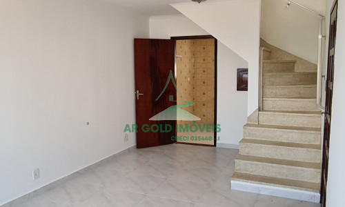 Casa à venda ou locação no Alto de Pinheiros | 231m² | 2 dormitórios | 2 vagas