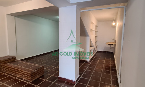 Casa à venda ou locação no Alto de Pinheiros | 231m² | 2 dormitórios | 2 vagas