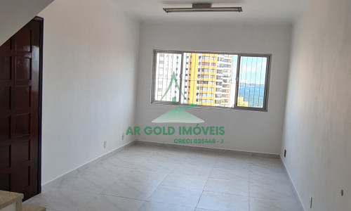 Casa à venda ou locação no Alto de Pinheiros | 231m² | 2 dormitórios | 2 vagas