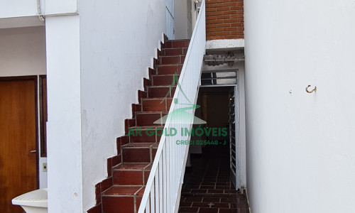 Casa à venda ou locação no Alto de Pinheiros | 231m² | 2 dormitórios | 2 vagas