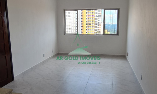 Casa à venda ou locação no Alto de Pinheiros | 231m² | 2 dormitórios | 2 vagas