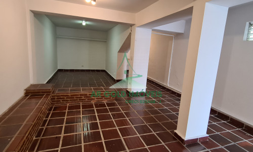 Casa à venda ou locação no Alto de Pinheiros | 231m² | 2 dormitórios | 2 vagas