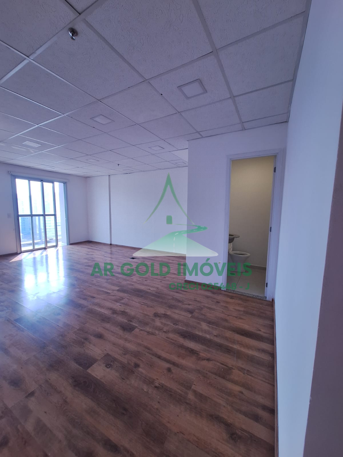 Sala comercial para locação na Barra Funda | 40m² | 1 vaga | Ed. Think