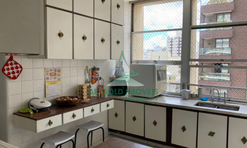 Apartamento à venda ou locação em Higienópolis | 275m² | 4 dormitórios (2 suítes) | 4 vagas