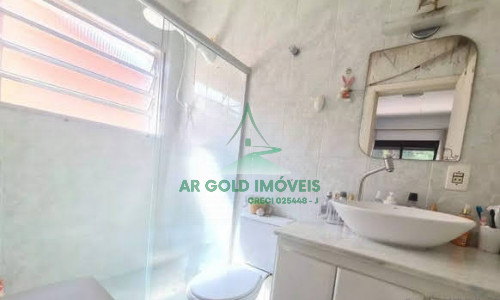 Sobrado à venda | 106m² | 2 suítes | 3 banheiros | 2 vagas | Rua Nanuque