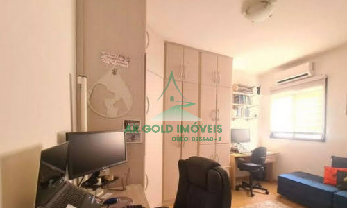 Sobrado à venda | 106m² | 2 suítes | 3 banheiros | 2 vagas | Rua Nanuque