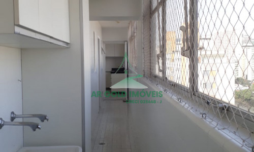 Apartamento à venda em Pinheiros | 160m² | Varanda | 3 banheiros + lavabo | 2 vagas