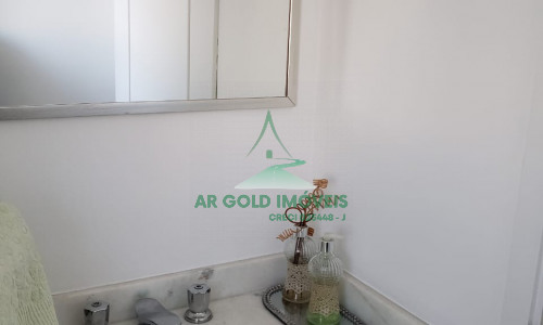 Apartamento à venda em Pinheiros | 160m² | Varanda | 3 banheiros + lavabo | 2 vagas