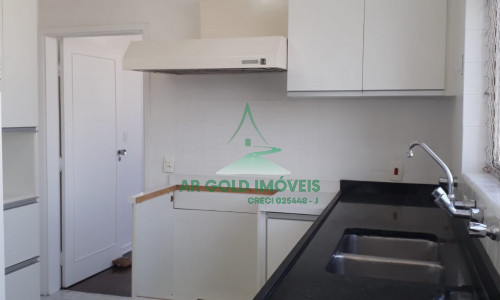 Apartamento à venda em Pinheiros | 160m² | Varanda | 3 banheiros + lavabo | 2 vagas