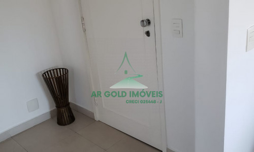 Apartamento à venda em Pinheiros | 160m² | Varanda | 3 banheiros + lavabo | 2 vagas