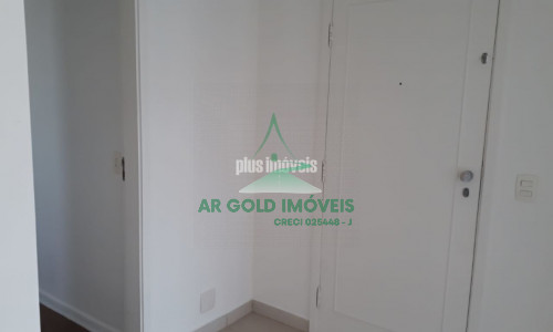 Apartamento à venda em Pinheiros | 160m² | Varanda | 3 banheiros + lavabo | 2 vagas