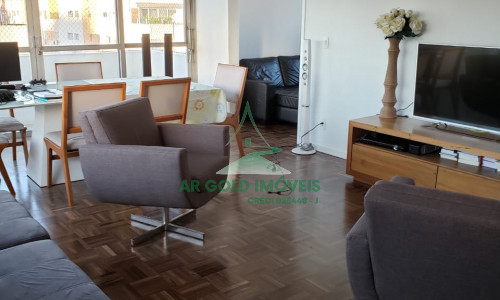Apartamento à venda em Pinheiros | 160m² | Varanda | 3 banheiros + lavabo | 2 vagas