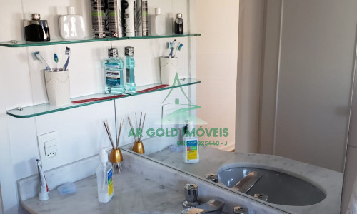 Apartamento à venda em Pinheiros | 160m² | Varanda | 3 banheiros + lavabo | 2 vagas