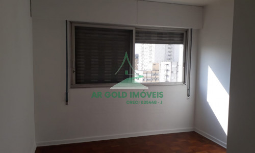 Apartamento à venda em Pinheiros | 160m² | Varanda | 3 banheiros + lavabo | 2 vagas