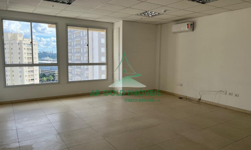 Sala comercial para locação em Pinheiros | 43m² | Andar alto | 1 vaga | Próx. Metrô