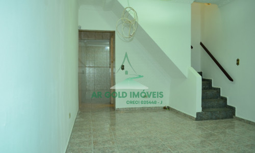 Imóvel com renda à venda | 3 casas no terreno | Jardim Ipanema | Excelente investimento