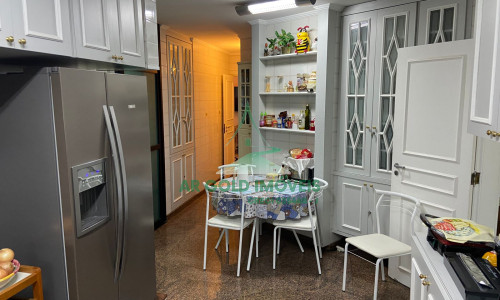 Apartamento de alto padrão à venda no Pacaembu | 230m² | 3 suítes | 4 vagas | Rua Traipu