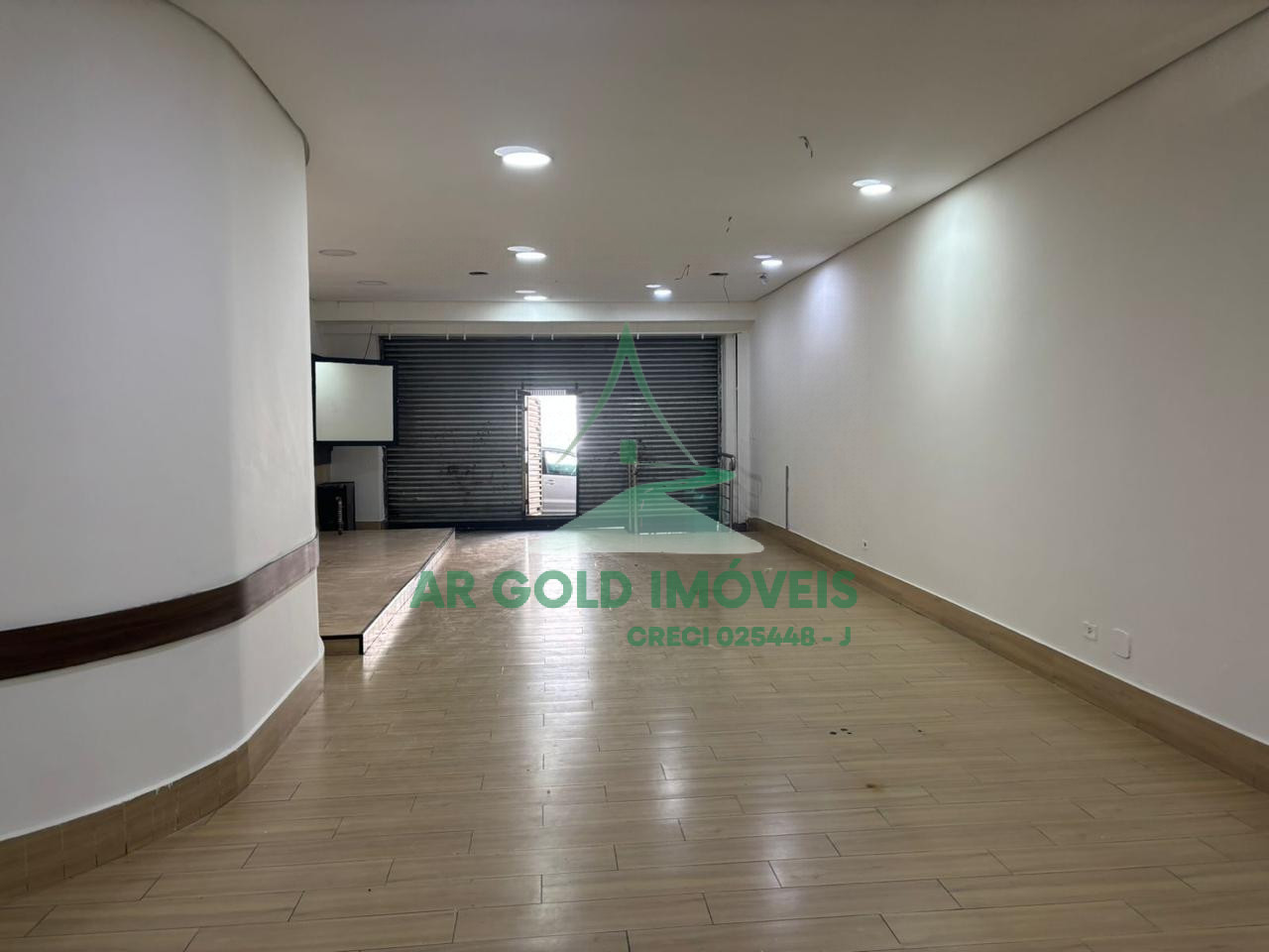 Salão comercial à venda ou locação em Higienópolis | 412m² | 3 pavimentos | Rua Maria Antônia