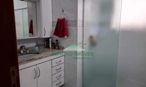 Sobrado à venda no Jardim Têxtil | 3 suítes | 6 vagas | 216m² | Churrasqueira | Energia solar